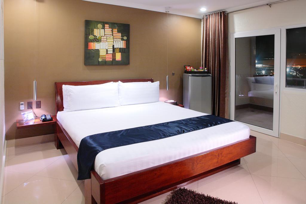 Queens Hotel Angeles City Pokoj fotografie