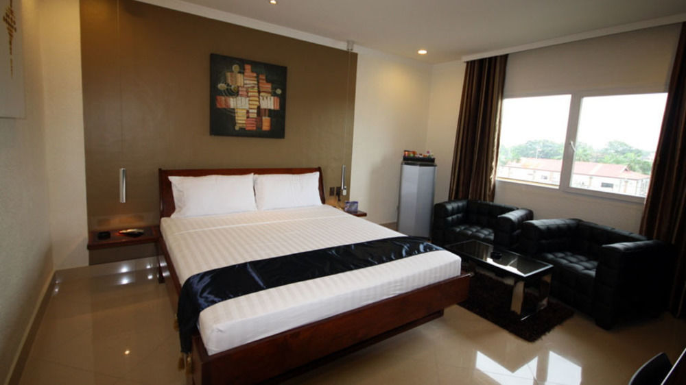 Queens Hotel Angeles City Exteriér fotografie