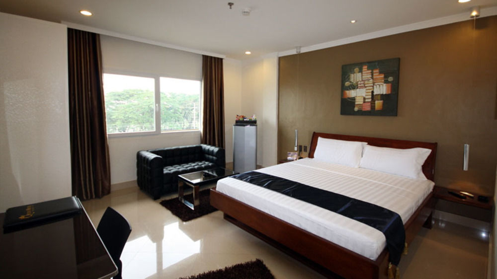 Queens Hotel Angeles City Exteriér fotografie