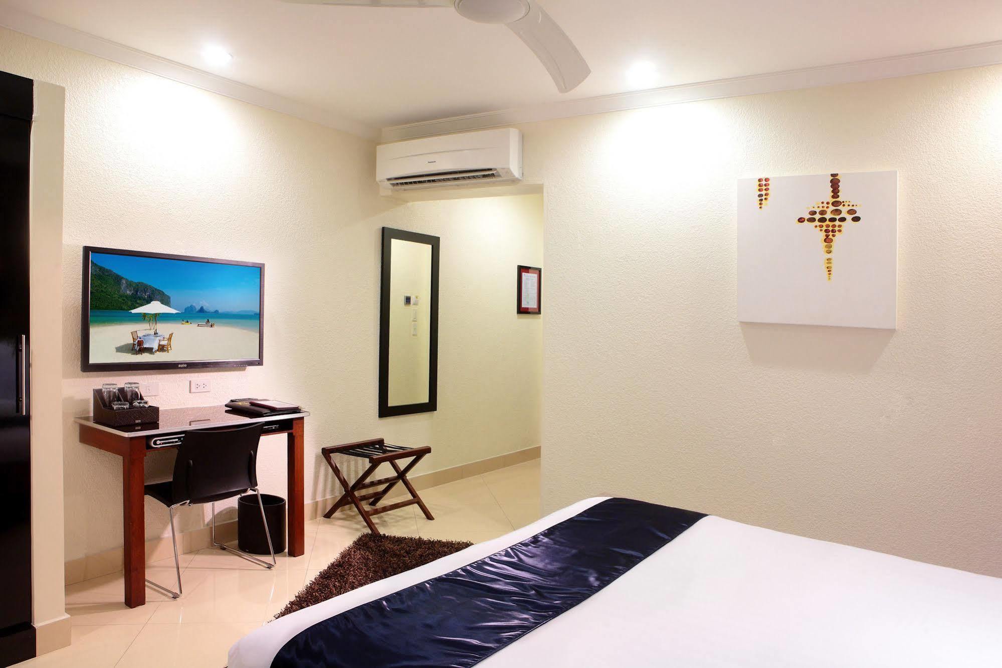 Queens Hotel Angeles City Exteriér fotografie