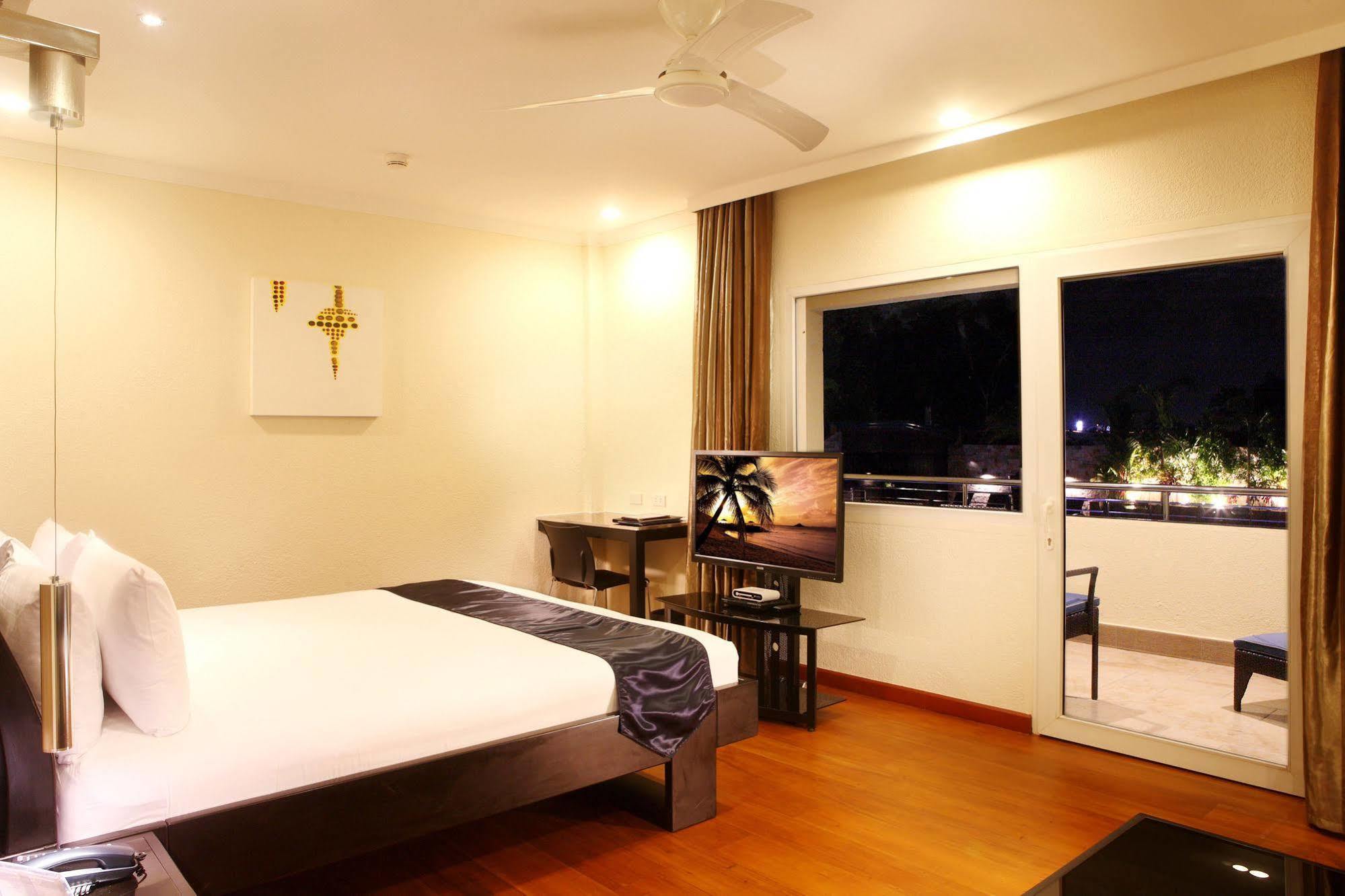 Queens Hotel Angeles City Exteriér fotografie